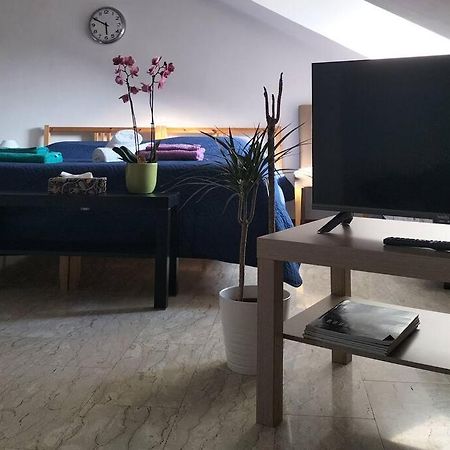 Апартаменты La Casa Di Marta - Ampia Ed Accogliente Mansarda In Piazza Statuto Турин Экстерьер фото